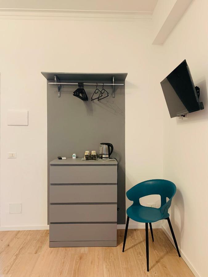 Dimora Lupo_Lifestyle B&B คาตาเนีย ภายนอก รูปภาพ