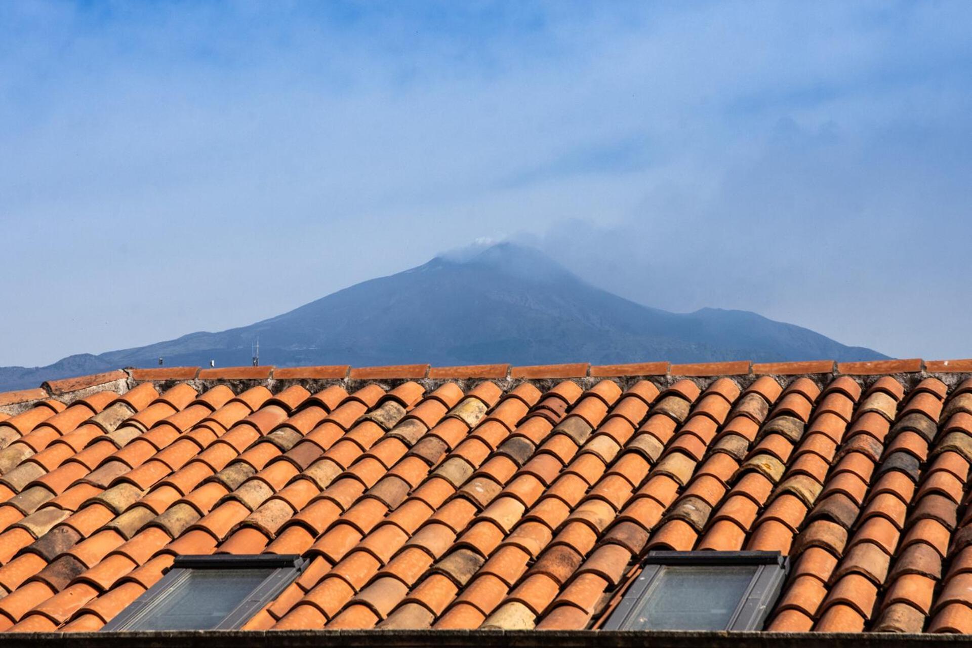 Dimora Lupo_Lifestyle B&B คาตาเนีย ภายนอก รูปภาพ